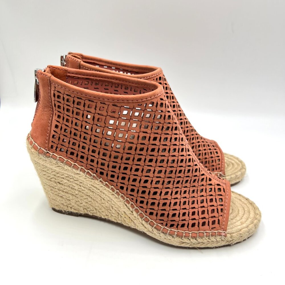 Vince Camuto Size‎ 7.5 Coral Salmon Leather Wedges Espadrilles Sandals Shoes